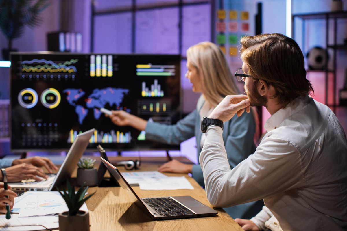 Operational Performance Optimization in Customer Service